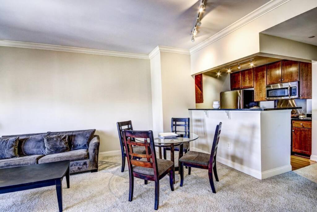 Chase Penthouse: Harbor View with Free Parking Apartment Baltimore Exterior photo