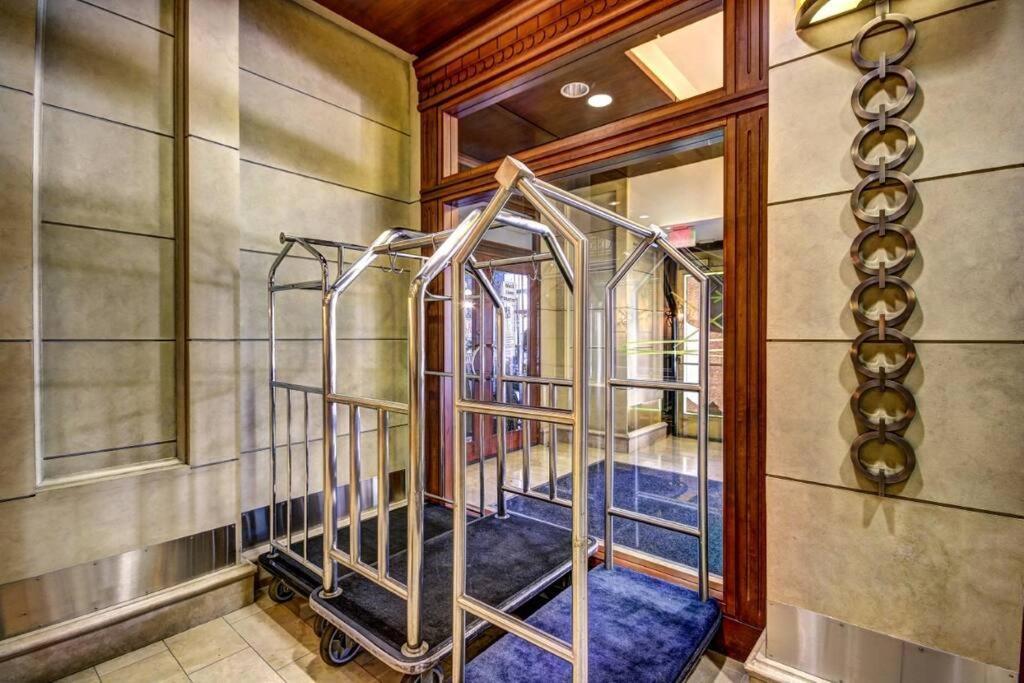 Chase Penthouse: Harbor View with Free Parking Apartment Baltimore Exterior photo